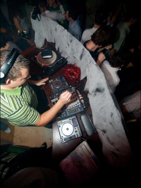 DJ Oleśnica, Nautilus Music Club, Klub Muzyczny Oleśnica, Rezydent Klubu Muzycznego Avangarda i Nautilus DJ Raf-Party