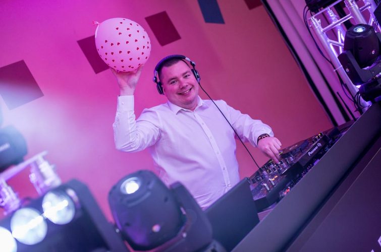 DJ na wesele, dj na przyjęcie weselne, DJ Wesele, Dj na wesele, Hotel Perła Oleśnica, Dj Raf-Party